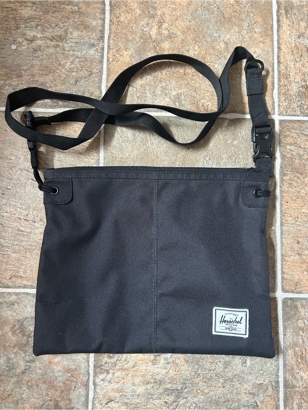 NWOT Herschel Nylon Envelope style Crossbody Messenger Bag Unisex